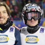 Johann André Forfang (à gauche) et Marius Lindvik sont suspendus pour 3 mois KEYSTONE/AP/Matthias Schrader